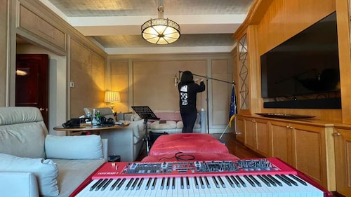 2026年01月20日【THE QMAY SHOW】🔴 直播：郭先生听证会，纽约曼哈顿雪梨酒店十八楼公寓格局介绍，