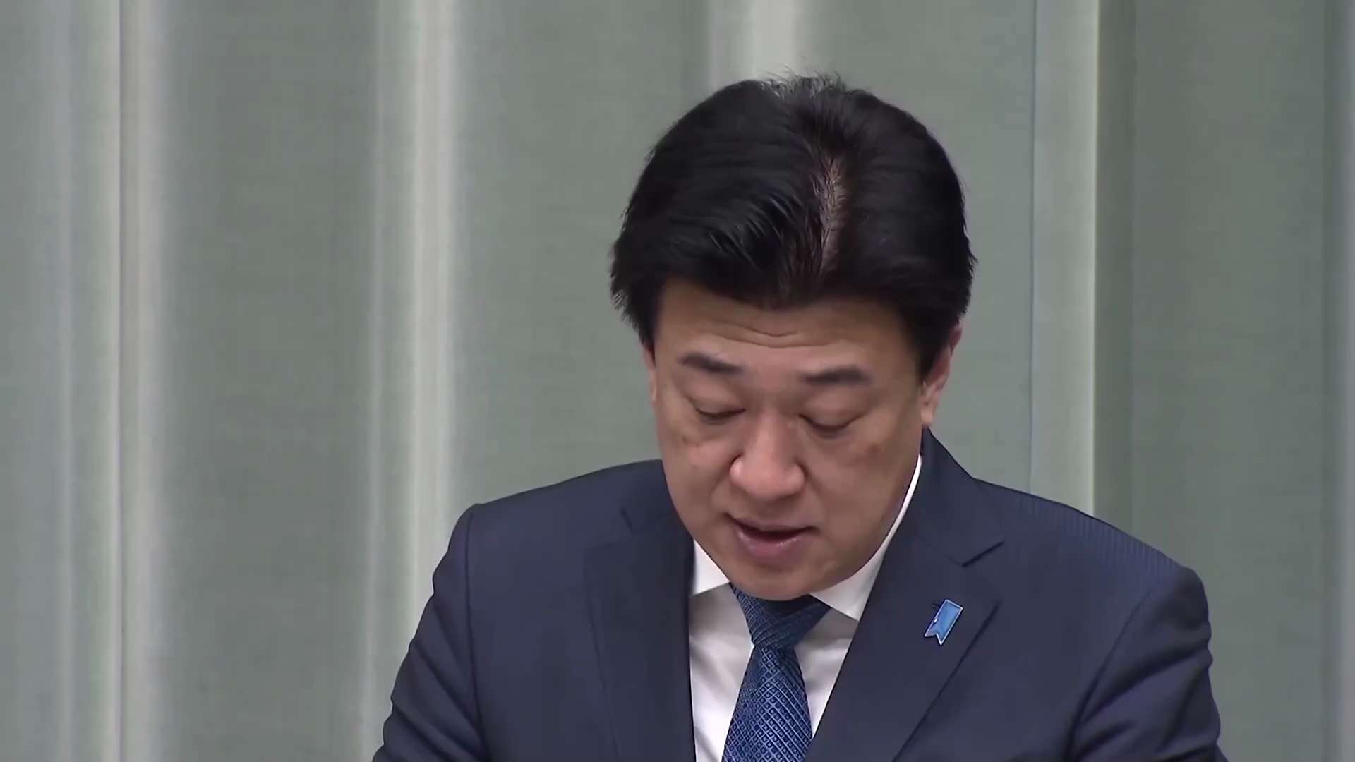 🇯🇵日本政府发言人表示，日本当局扣押了一艘中国渔船🇨🇳🚢🎣，并逮捕了船长

原因是：该渔船涉嫌在日本西南部长崎附近的专属经济区内逃避检查。

来源：路透社
