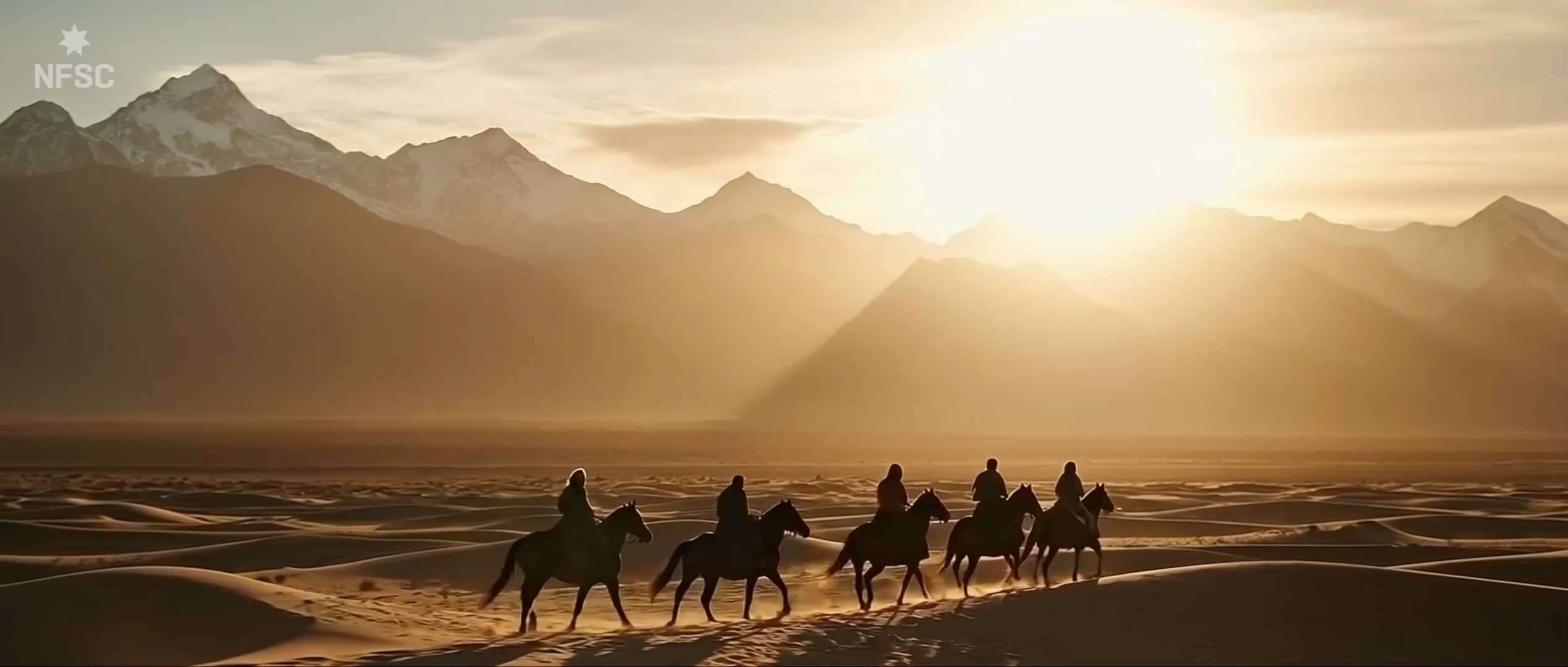 逆 风 立 神 马

唯 真 破 红 梦！

🐎马 踏 红 龙 🐉

#2026春节 #灭共时刻 #美国上海农场
