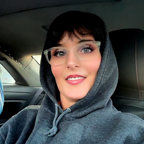 🚫NO DM’s unless I know you! 🚫 HAPPILY MARRIED, 🐕 MOM, PRO LIFE, 🗽, 1/A, 2/A, FREEDOM, & TRUMP 💯!