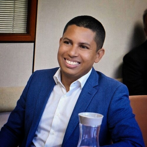 Um cidadão comum, tentando viver uma vida incomum.