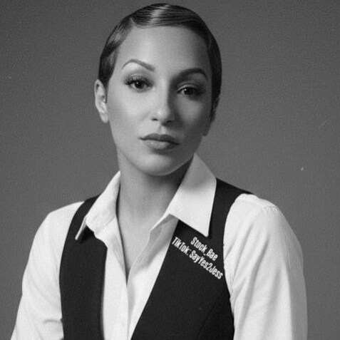 📚Trading Educator/Analyst-8 years 
👩🏼‍💼 CEO @Jessica Elite Exchange
📈 Stock Options|Futures|FX
👑 QUEEN of TRADING ...