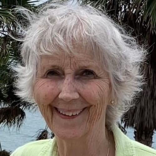 Devotee of Paramahansa Yogananda's teachings, I compose poems, songs, essays, & veggie recipes.