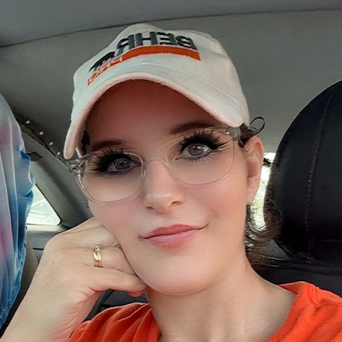 🚫NO DM’s unless I know you! 🚫 HAPPILY MARRIED, 🐕 MOM, PRO LIFE, 🗽, 1/A, 2/A, FREEDOM, & TRUMP 💯!