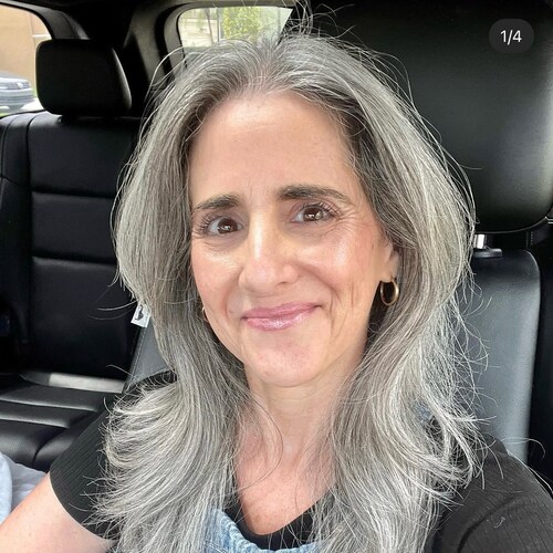 Living for little moments, big hugs, and sunny park days.
Home is my happy place, family is my whole heart💛