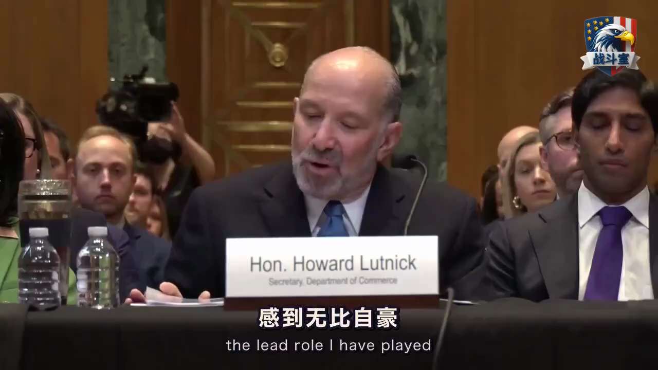 #前任政府帮美国企业拿到的合同总额是170亿美元
过去十五个月里，这个数字变成了2440亿。天量资金正重返美国本土。
看看芯片巨头们的账单。美光砸下2000亿建内存芯片厂。
台积电投入1650亿布局先...