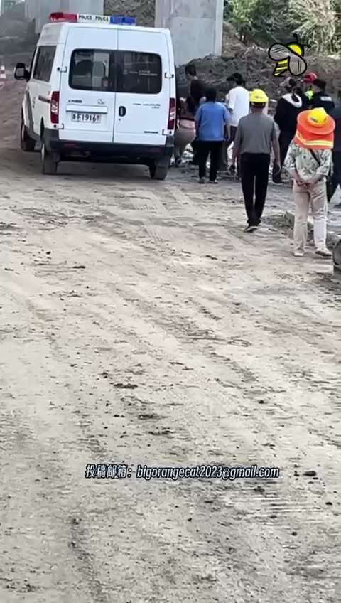 編號：4️⃣5️⃣5️⃣
【中共乱象】4月27日，浙江嘉兴，一名女性村民因反抗强征被中共警察和政府人员从农田里抓走。
🔗himalayaustralia.com.au
#中共亂象 
#TDCCPME...