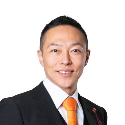 東京都港区議会議員(参政党公認)
林泉寺(東京都港区)副住職 
仏教バンド『沙門』ボーカル
東洋書道芸術学会、師範
MBA
全国有志超宗派の会、会長