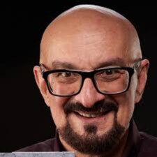 Astrophysics PhD, CEO of VIA "Sweties" jazz-band,"Marquis" kindergarden co-owner, host of EGG-review, proud husband of @...