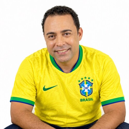 🇧🇷 Patriota
🗣 Cientista Político 
🗞 Jornalista