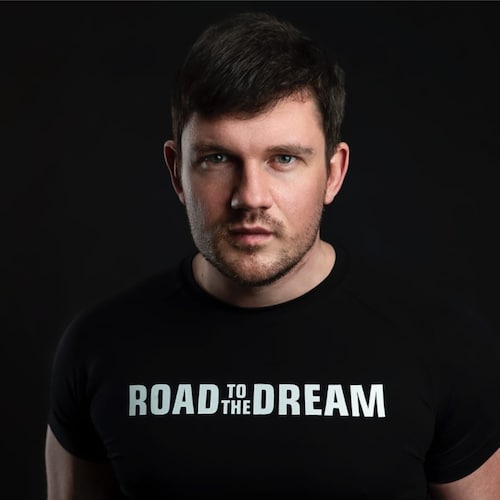 Блогер, Критик, Артист, Музыкант, Сас.