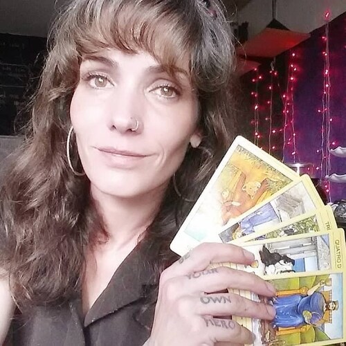 Professional Witch, Astrologer, Tarot reader, Libertarian, Survivalist <3 off grid