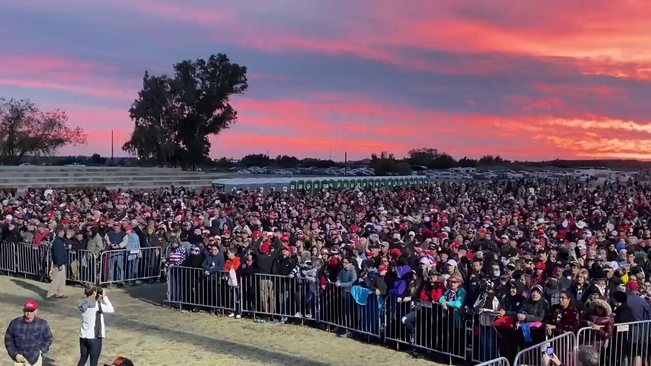 Check out this beautiful Arizona #TrumpRally sunset! Filmed by Real America's Voice investigative jo...