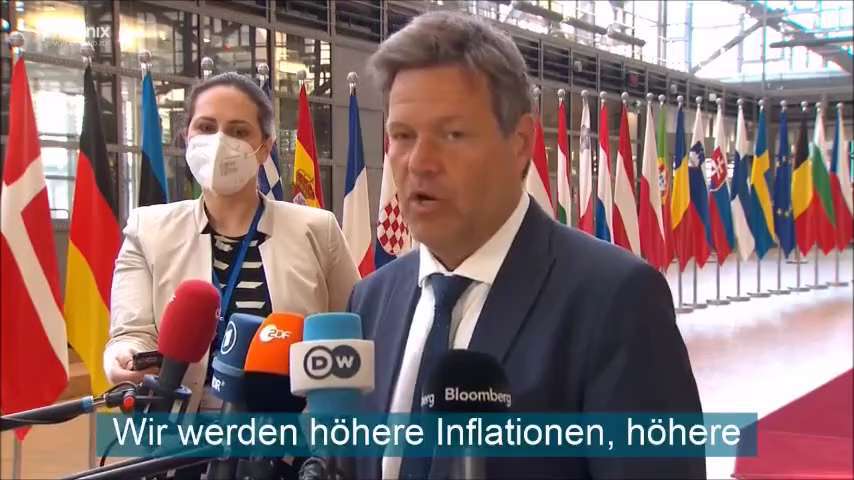 "Der Sinn von Sanktionen ist, dass wir uns selbst schaden. Das ist ja völlig klar."

Langsam muss do...