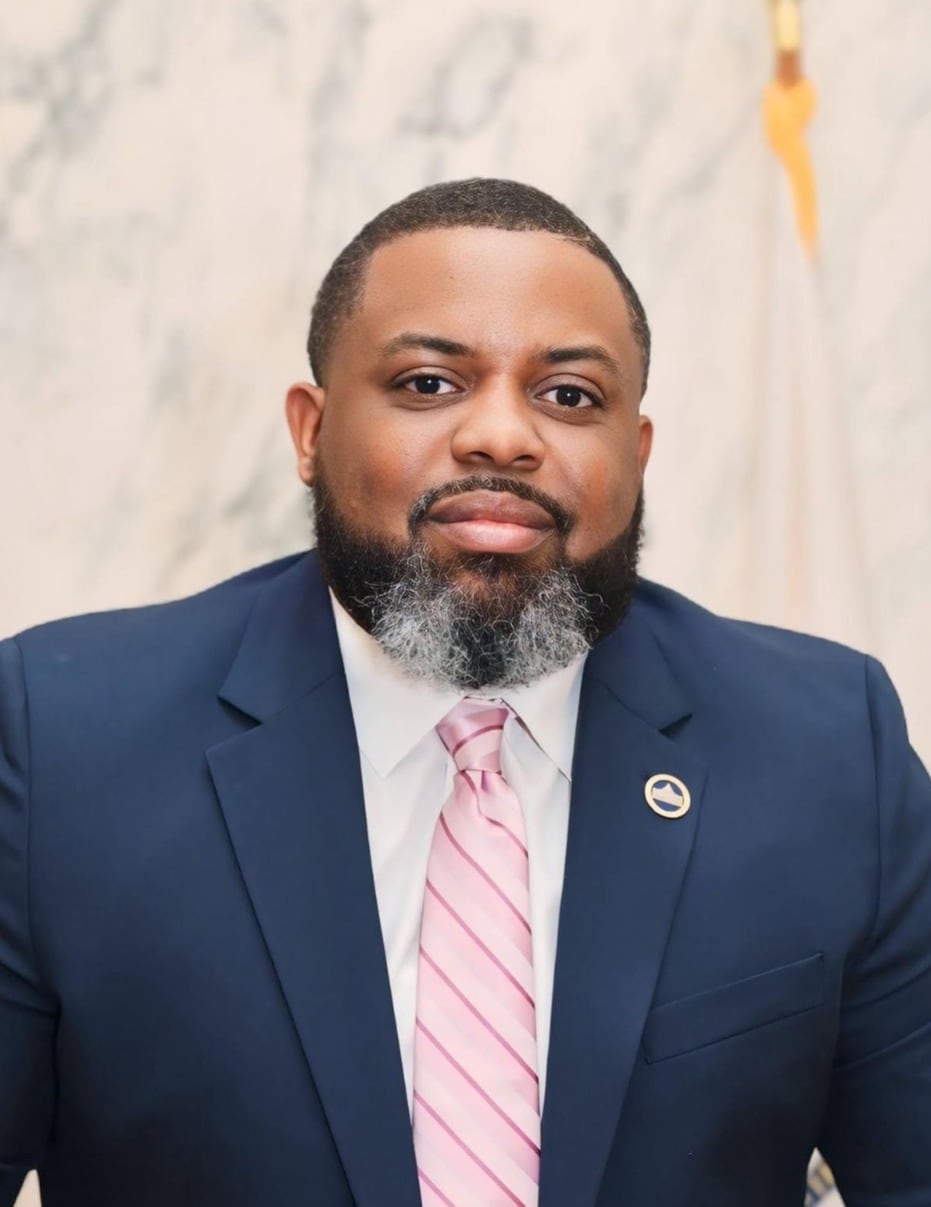 🚨BREAKING: Lamar Cook, former aide to Democrat MA Gov. Maura Healey, has been arrested AGAIN on cha...
