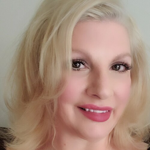 Conservative who loves America, our troops and veterans, 2A, 45, and being female 🇺🇸❤