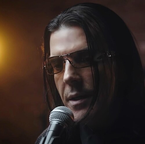 Hello I am Magnus an artist, musician and animal protectionist. http://musicmagnus.com