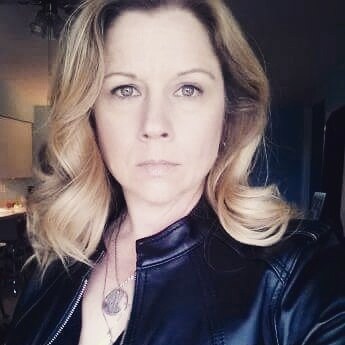 GOD, FAMILY, COUNTRY 🇺🇸💗🇺🇸💗🇺🇸  Mother, 💗Wife💗, Homemaker🏠, Construction Worker👷‍♀️