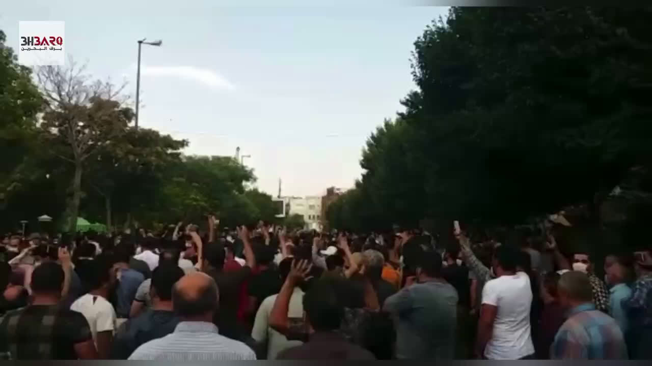 الاذريون يدعمون احتجاجات الأهواز.. والامن الايراني يهاجمهم
.
#برق_البحرين #البحرين #الاردن #الامارات...