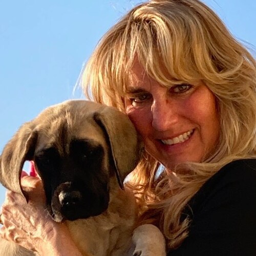 An All American “Woman For Trump”... living in a Very Blue State.