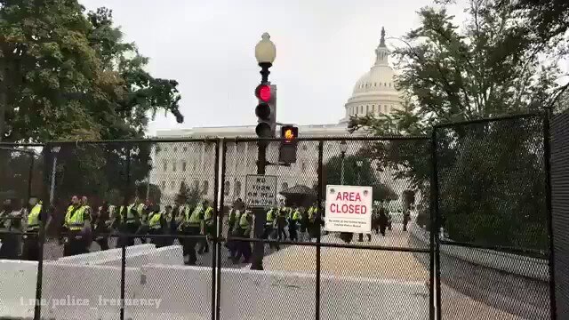 BREAKING! Washington DC: Video show U.S. Capitol Police and law enforcement officers are everywhere ...