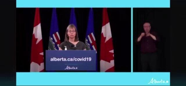 « L' administratrice en chef de la santé de l'Alberta Deena Hinshaw: ′′ Nous allons de l'avant, nous...