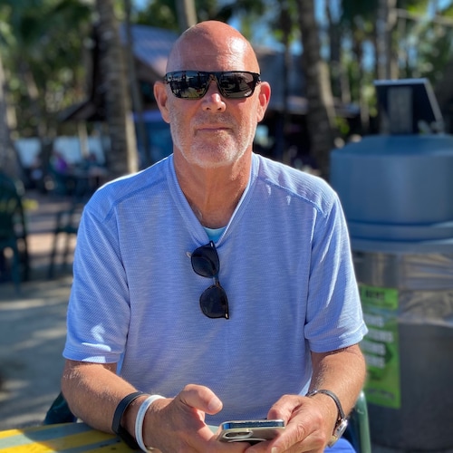 Sconnie. Observer of life. Sarcasm enthusiast. Dog lover. Family. Swear worder. Beach goer. kidney survivor.