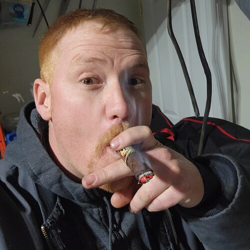 dirty hands clean money 💰 
ginger turning wrenches.
Father to Ry.
HUBS.
🇺🇲