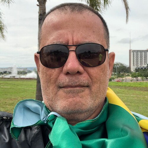 Jornalista, escritor, cozinheiro, apaixonado por café, aventureiro, conservador e alérgico à esquerda