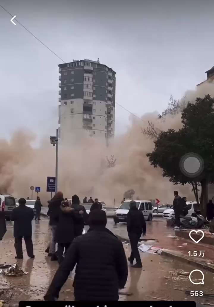 灾难面前人类太渺小了，为土耳其人民祈祷🙏