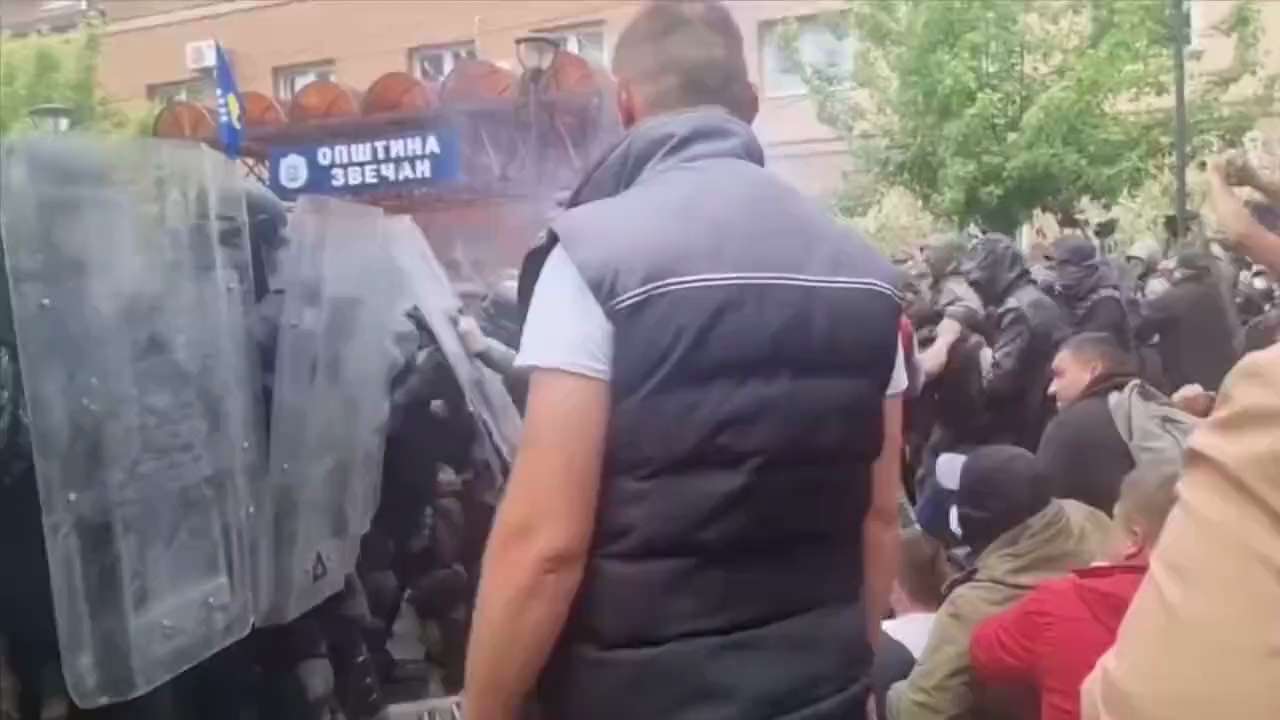 NATO soldiers in Kosovo attack Serbs who defend themselves