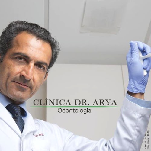 Dr. Arya Edalat foi consistentemente em fornecer os serviços odontológicos de qualidade acima de tudo, em Santos.