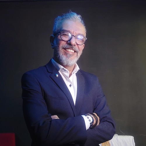 Jornalista e Publicitário, criador de conteúdo digital, diretor de webdoc, CEO da Logus Comunicação e editor chefe do po...