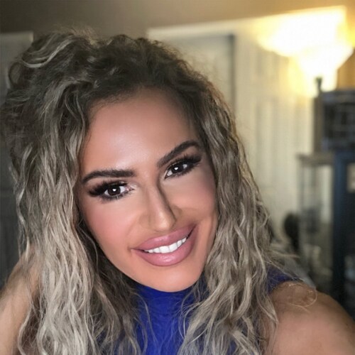 Internationally published model, Pet adoption advocate and fitness enthusiast!
 🇧🇷🇺🇸 The Brazilian Pitbull 💪🏽😈
Do...