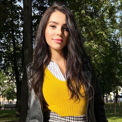 Visit eleanorlarsen99's profile on GETTR. View their posts, photos, videos, and connect with them on the social platform.