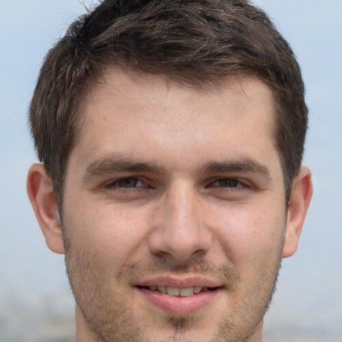 I actively participate in current affairs and have a strong involvement in sharing digital insights.