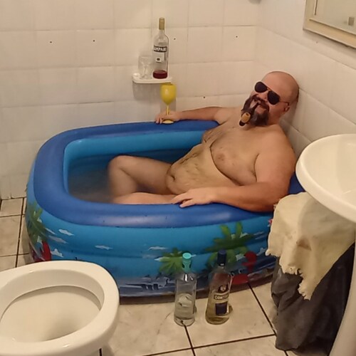 Curso superior(Psicologia)/RH em Hospital/Pedagogia/Repórter/Ator de teatro & Cinema/Assistente de Direção/Designer Digi...