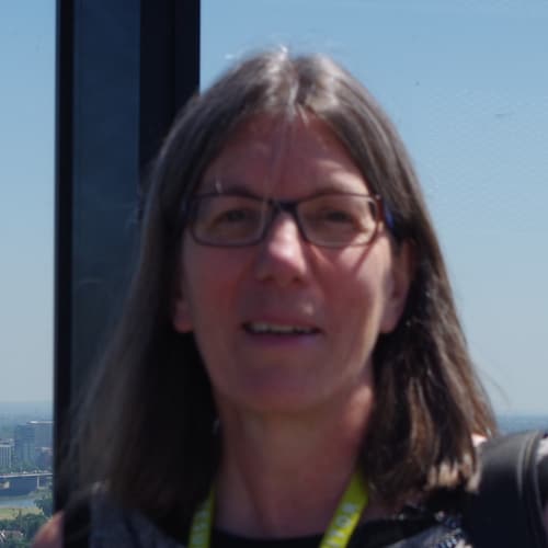 In der Gegenwart leben. Das Leben in die Hand nehmen und losgehen!
Dozentin - Autorin - Herausgeberin der Zeitschrift "...