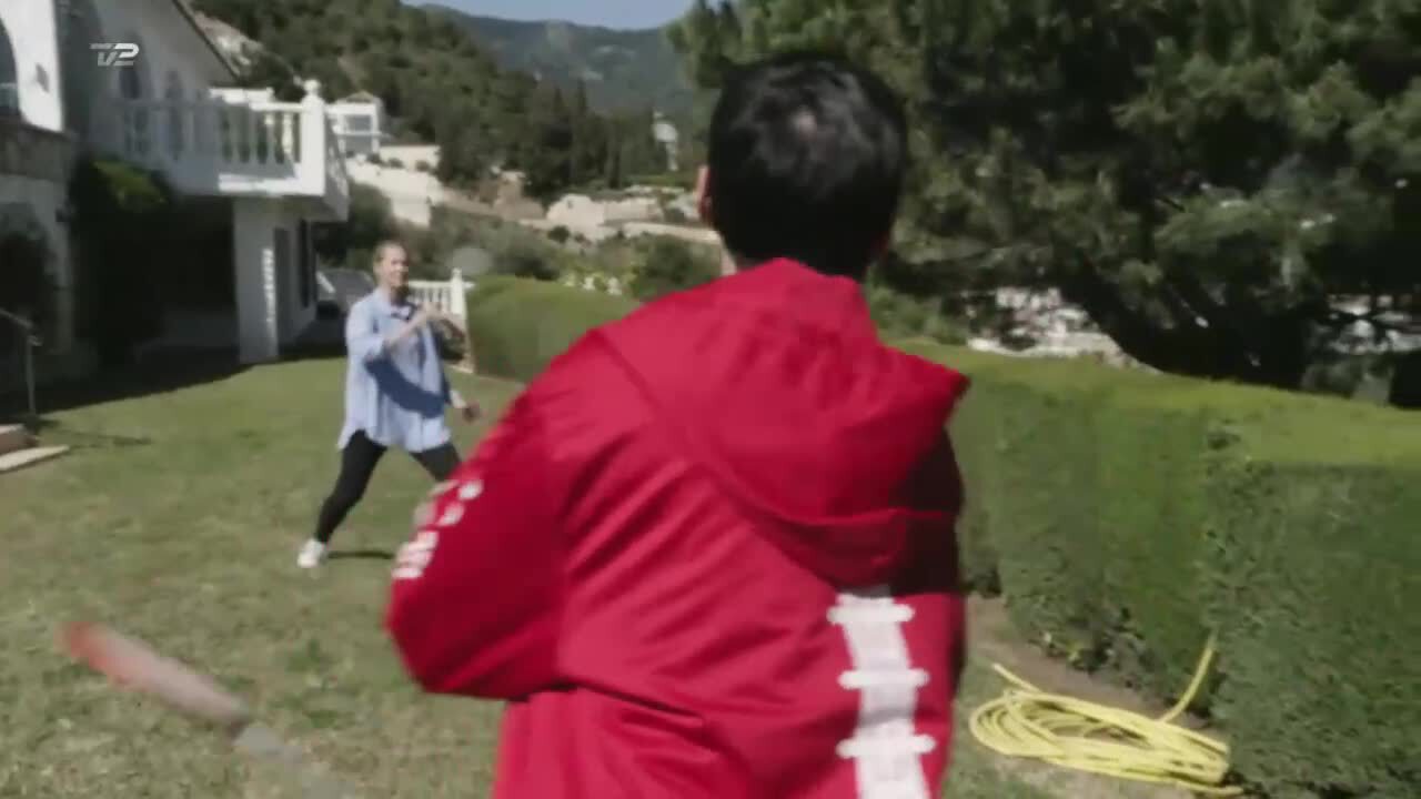 预告片：丹麦国家电视台对叶钊颖和郝海东的整个采访将由密翻隆重推出，先放一小段，大家听听，共匪是不是要吓死了！！！

在一个国家媒体上我们《新中国联邦宣言》宣读人郝海东先生再次读出了：

“我们应该有新...